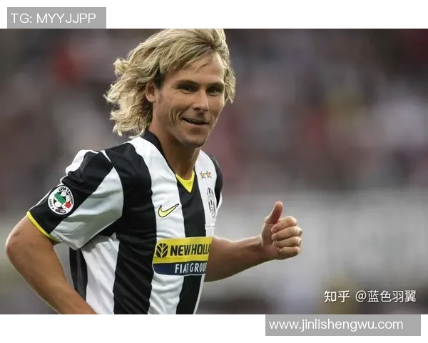 姓奥的足球明星们的辉煌成就与传奇故事回顾